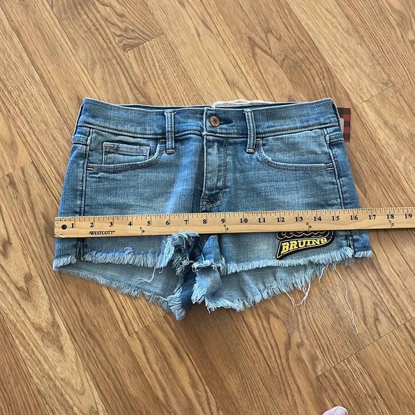 UCLA jean shorts  frayed Abercrombie & Fitch low rise size 4