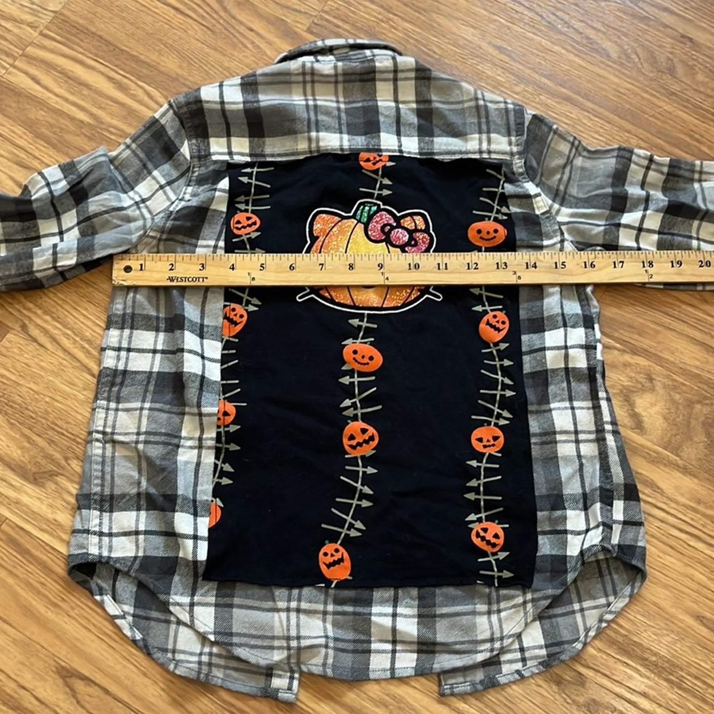 Hello Kitty Abercrombie & Fitch Halloween Flannel Shirt upcycled 7/8