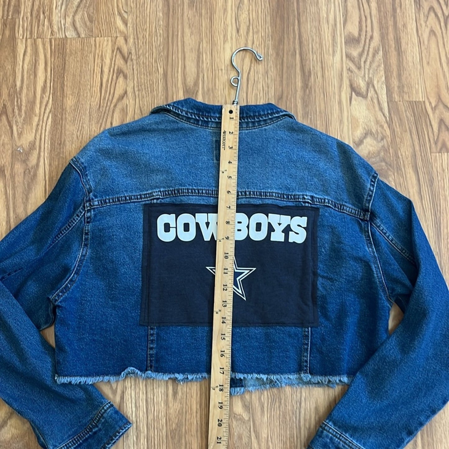 Dallas Cowboys NFL Football Jean Jackets Short Frayed size Large L