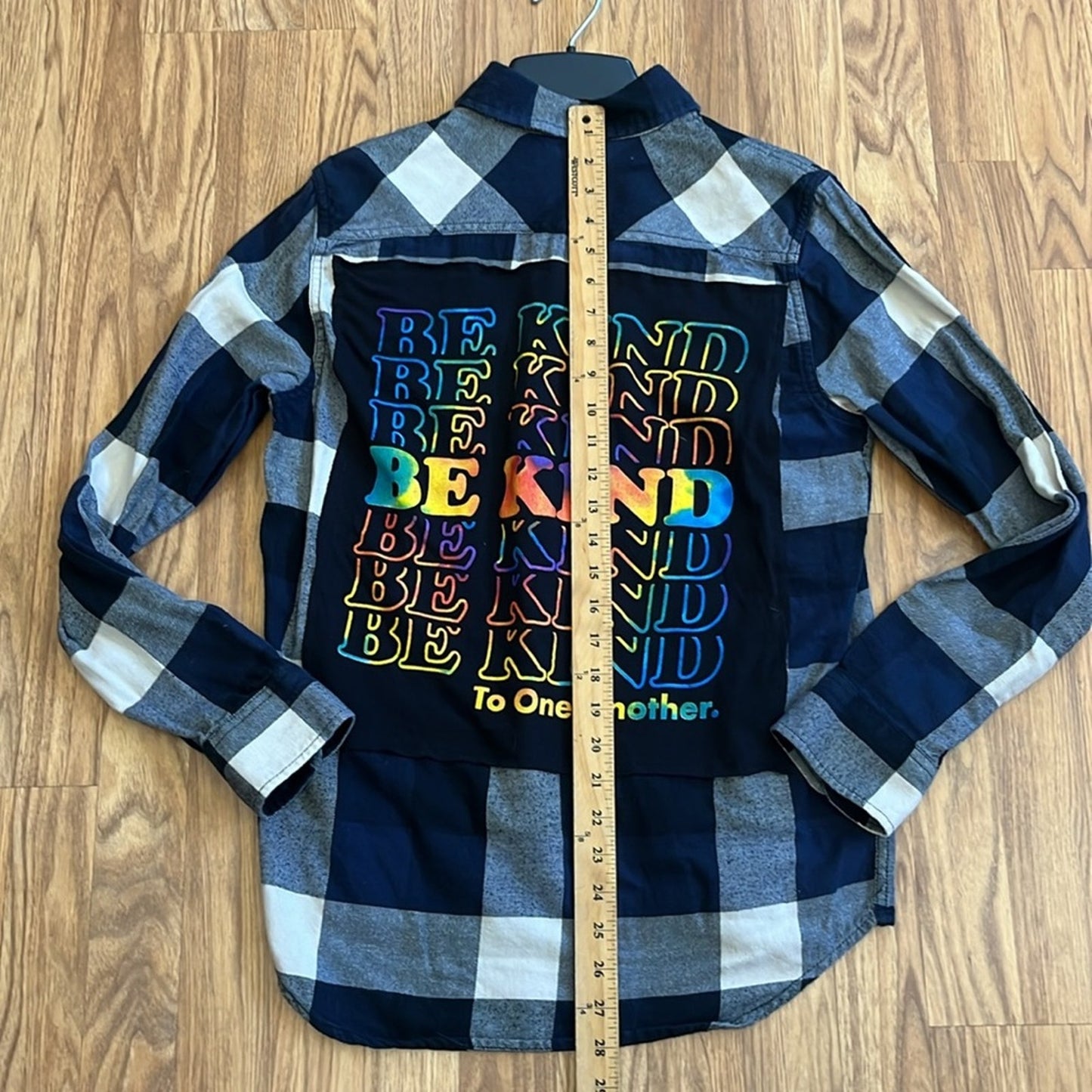 Be Kind Flannel Shirt unisex Size Small S