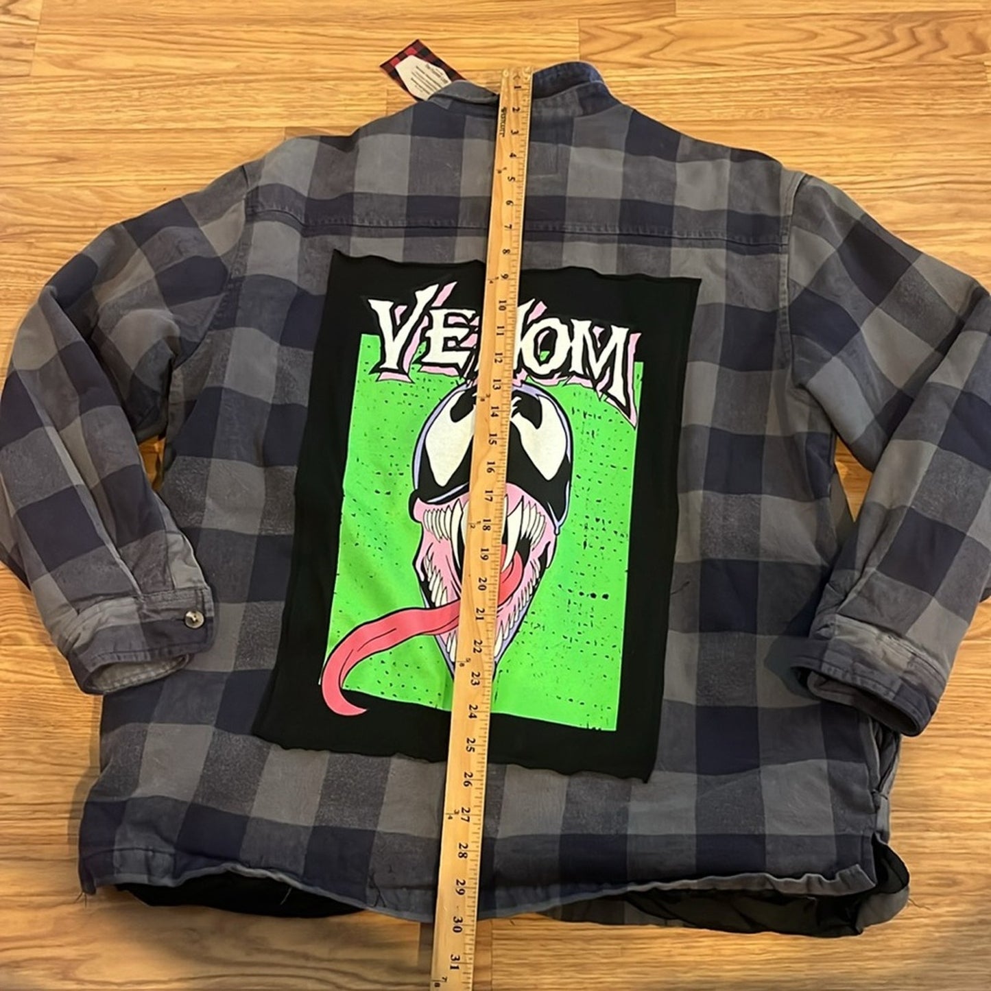 Venom Upcycled Flannel Shirt  /  Jackets size XL X-large