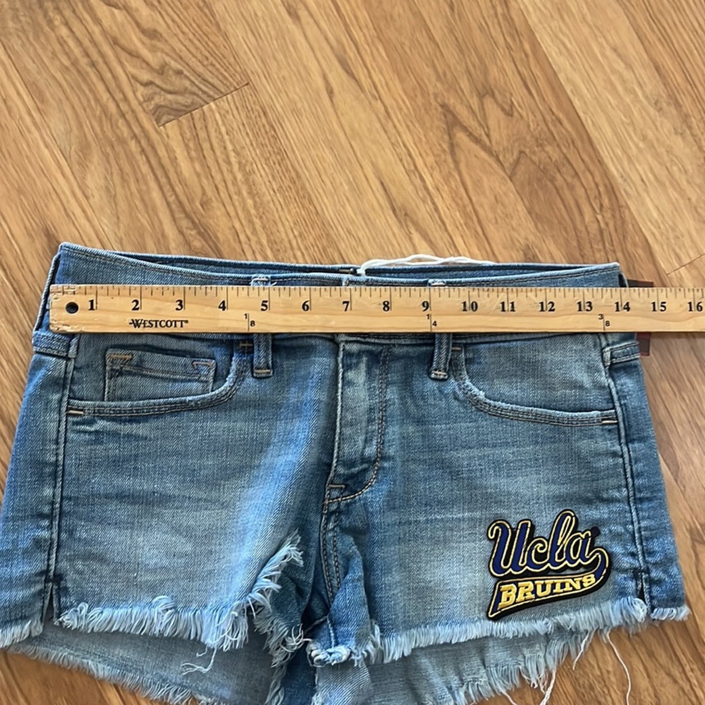 UCLA jean shorts  frayed Abercrombie & Fitch low rise size 4