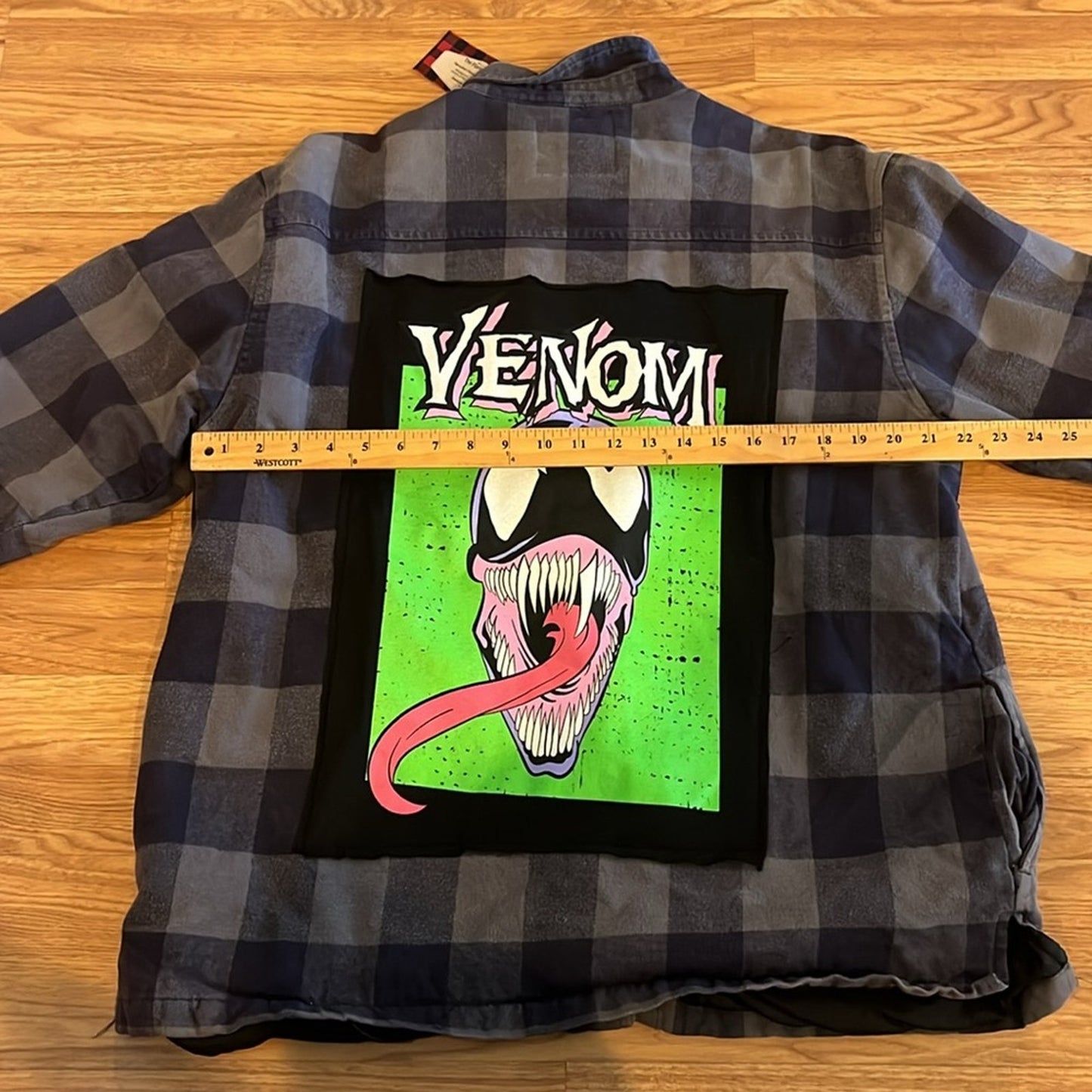 Venom Upcycled Flannel Shirt  /  Jackets size XL X-large