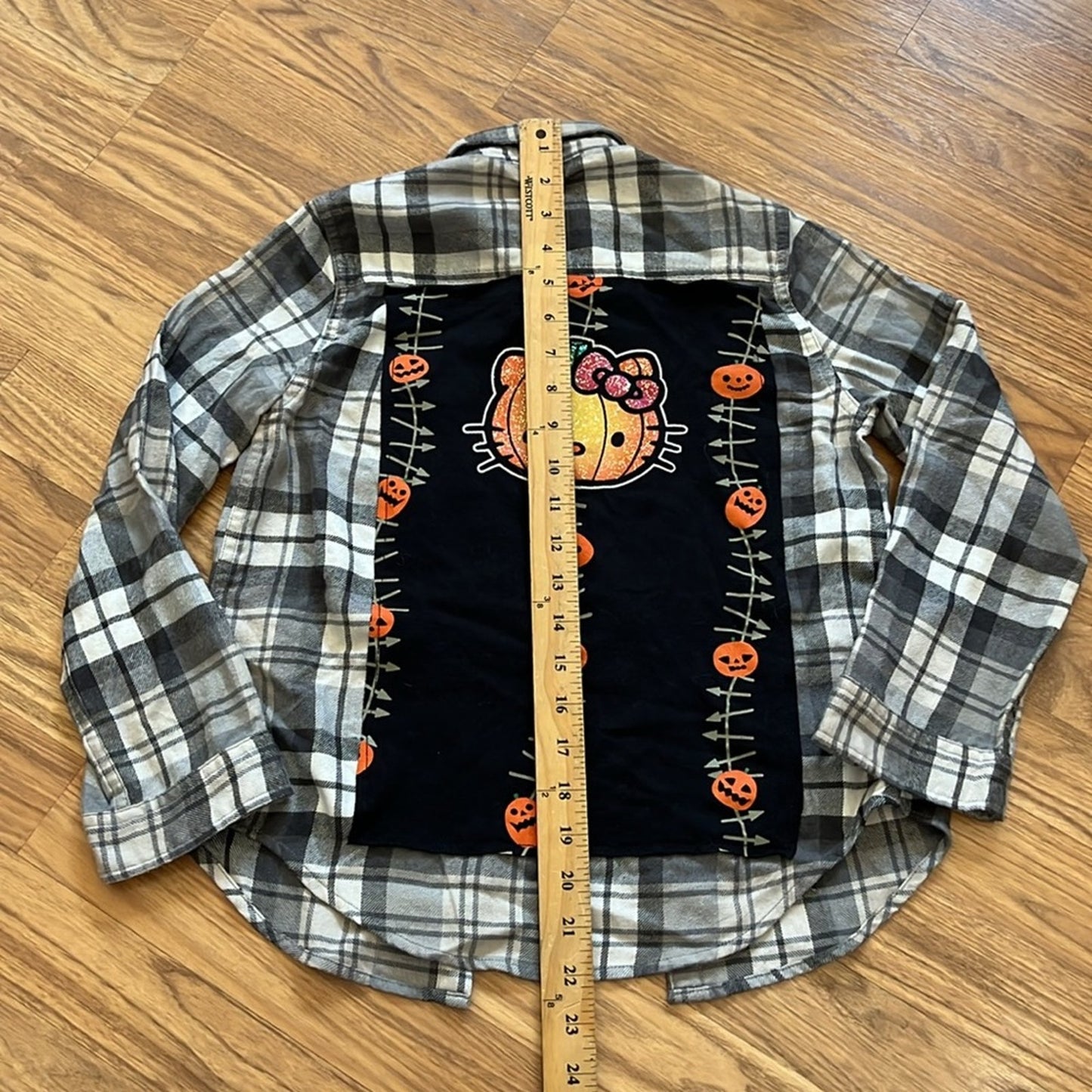 Hello Kitty Abercrombie & Fitch Halloween Flannel Shirt upcycled 7/8