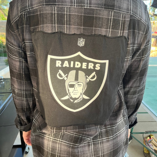 Las Vegas Raiders Flannel Shirt unisex size Medium