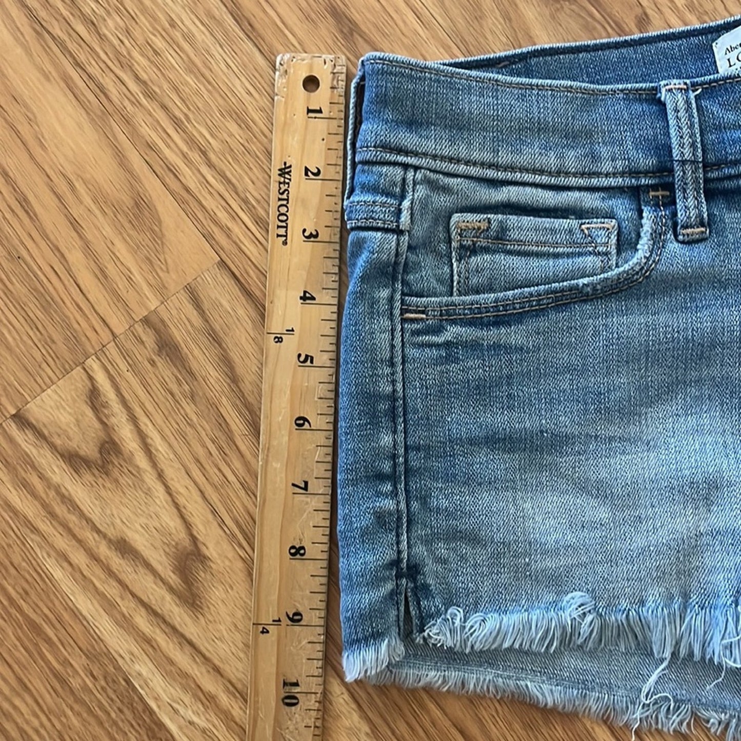 UCLA jean shorts  frayed Abercrombie & Fitch low rise size 4