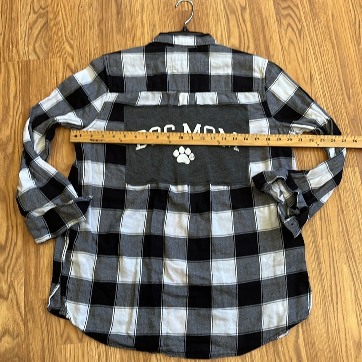 Dog Mom Flannel Shirt size Medium M