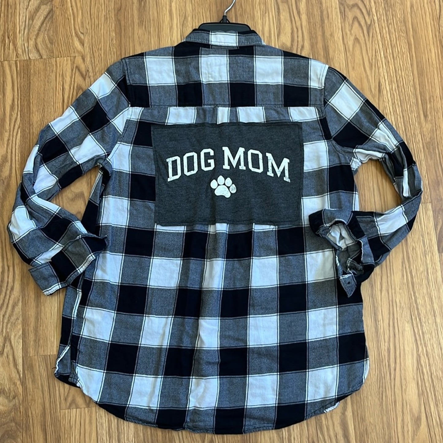 Dog Mom Flannel Shirt size Medium M